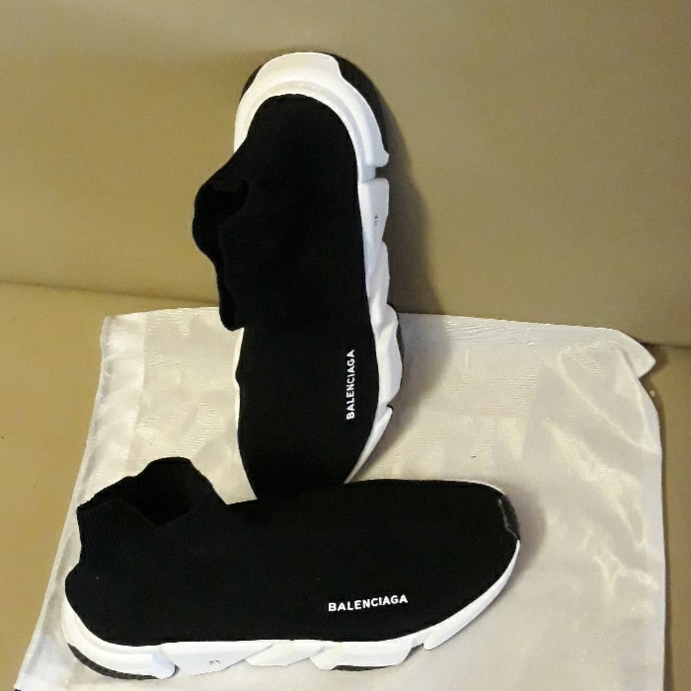 Balenciaga Speed Shoe - Picture 3 of 6